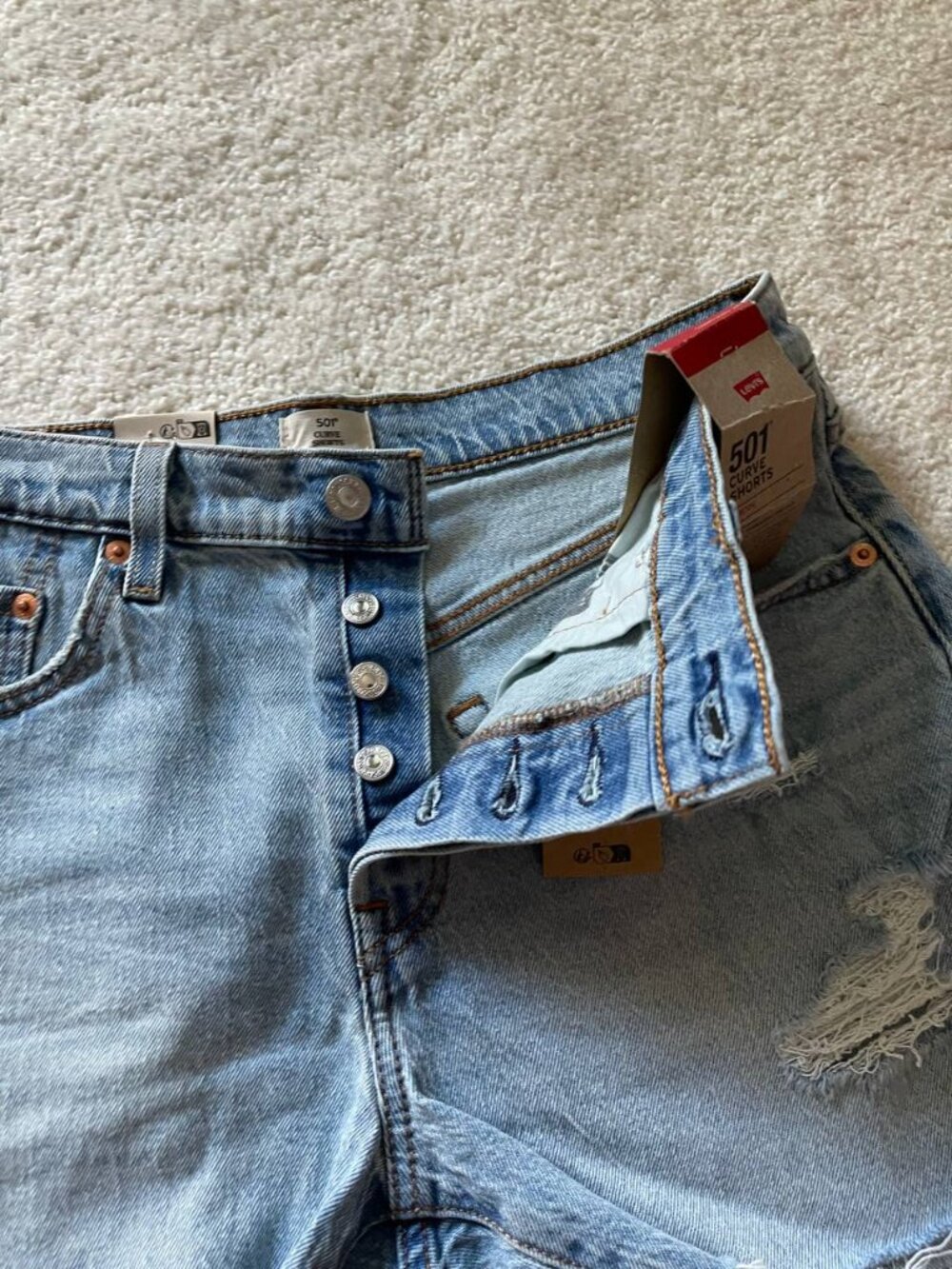 NWT Levi's 501 Mid Rise Curve Stretch Women’s Shorts Size 30 - Picture 3 of 10